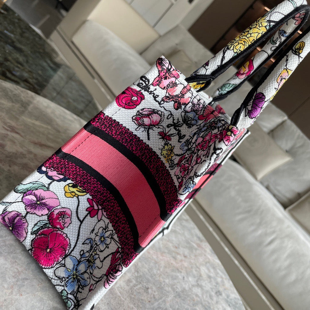 DIO Book Tote