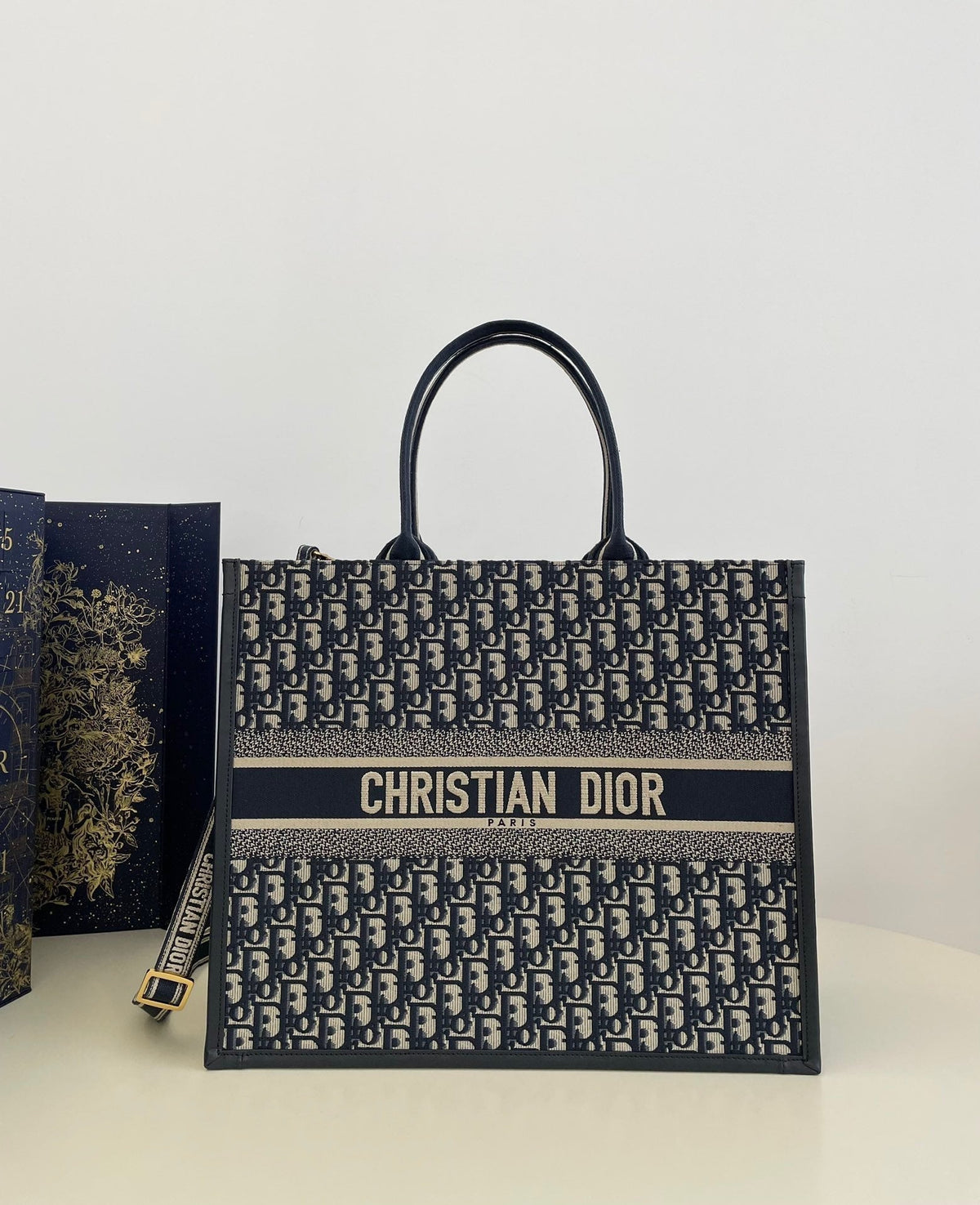 DIO Book Tote (42cm)