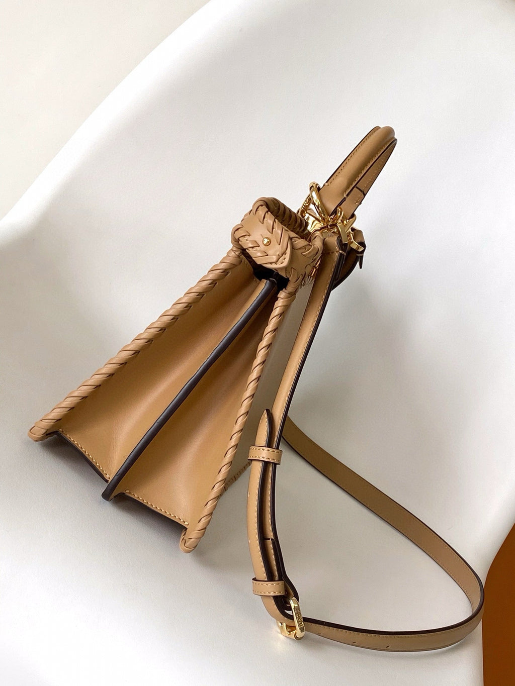 Peekaboo ICONIC ISeeU 27 Bag lambskin gold hardware