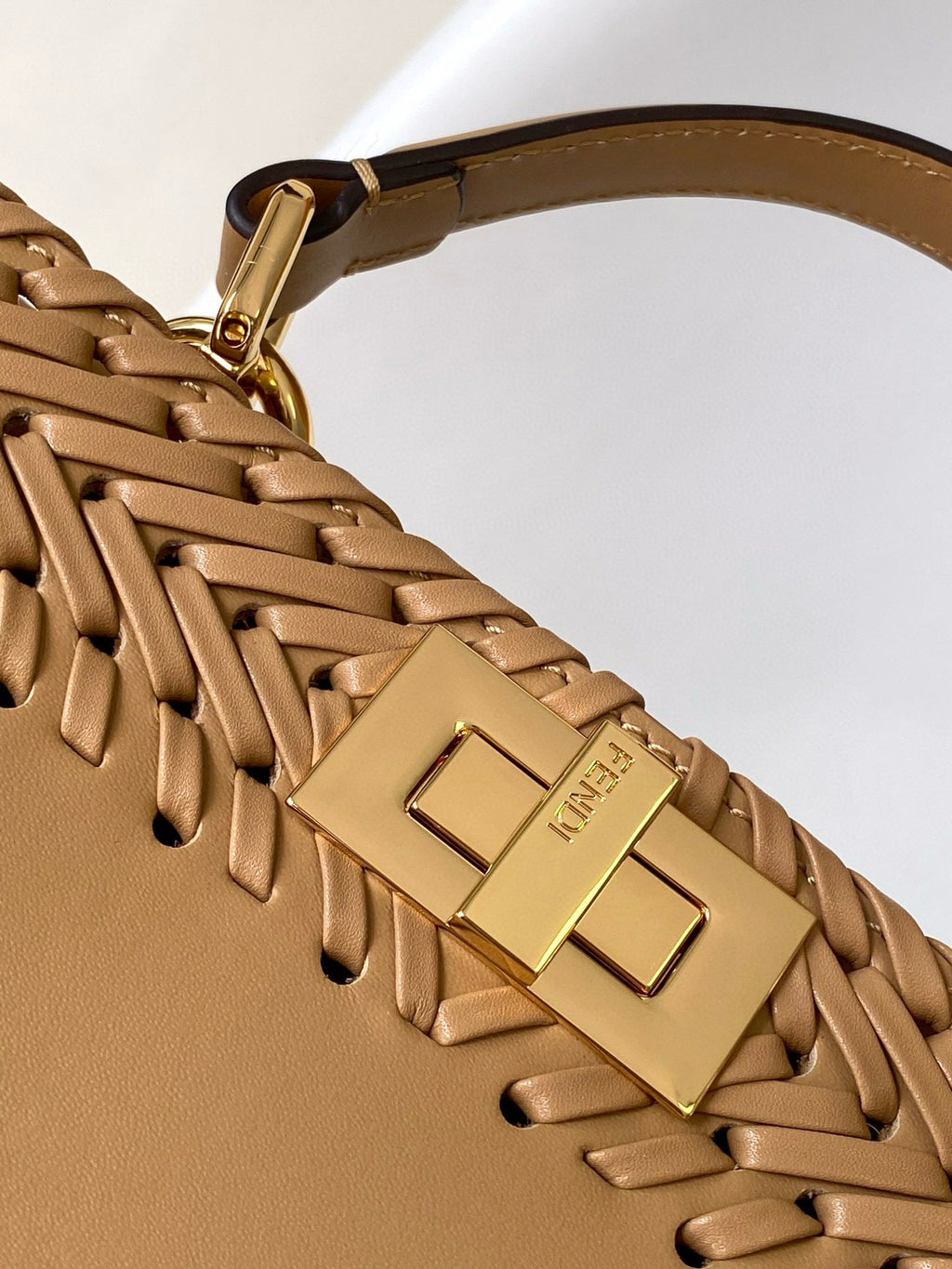 Peekaboo ICONIC ISeeU 27 Bag lambskin gold hardware