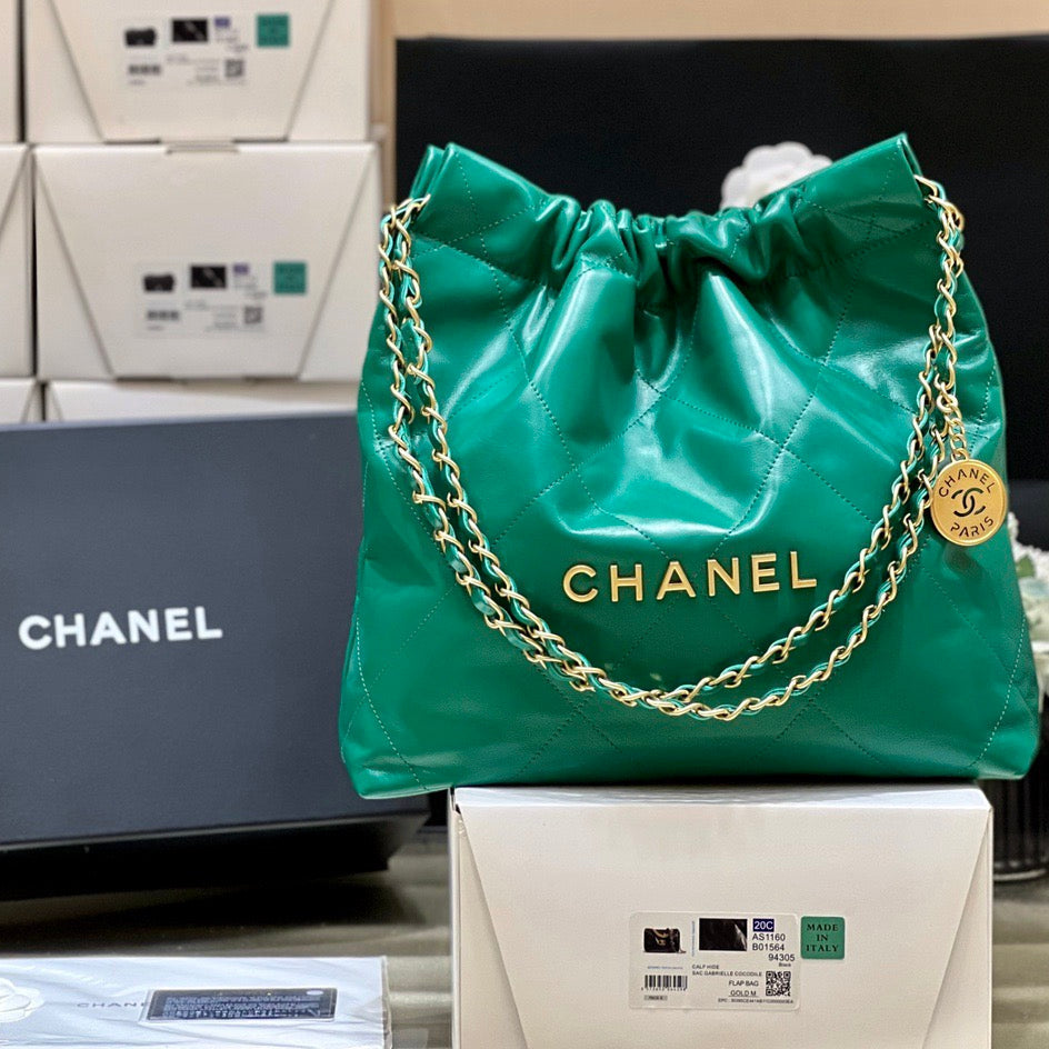 CC HOBO BAG 37 GREEN LAMBSKIN GOLD HARDWARE