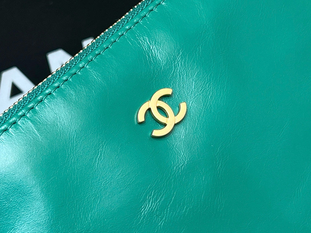 CC HOBO BAG 37 GREEN LAMBSKIN GOLD HARDWARE