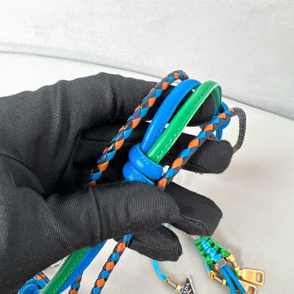 POP STRINGS METAL BAG CHARM