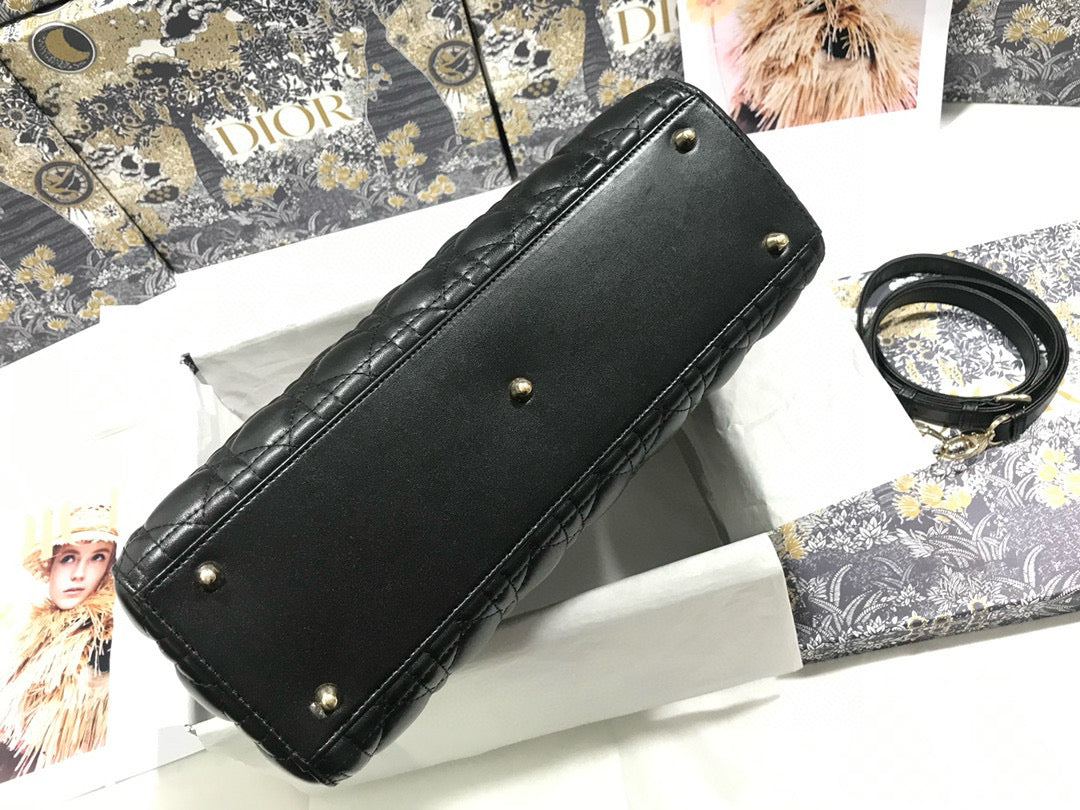 LARGE 32 LADY BAG IN BLACK LAMBSKIN WITH GOLD HARDWARE