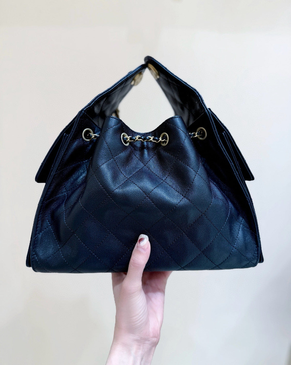 CC 25 HANDBAG IN BLACK 30 GRAINED CALFSKIN GOLD HARDWARE