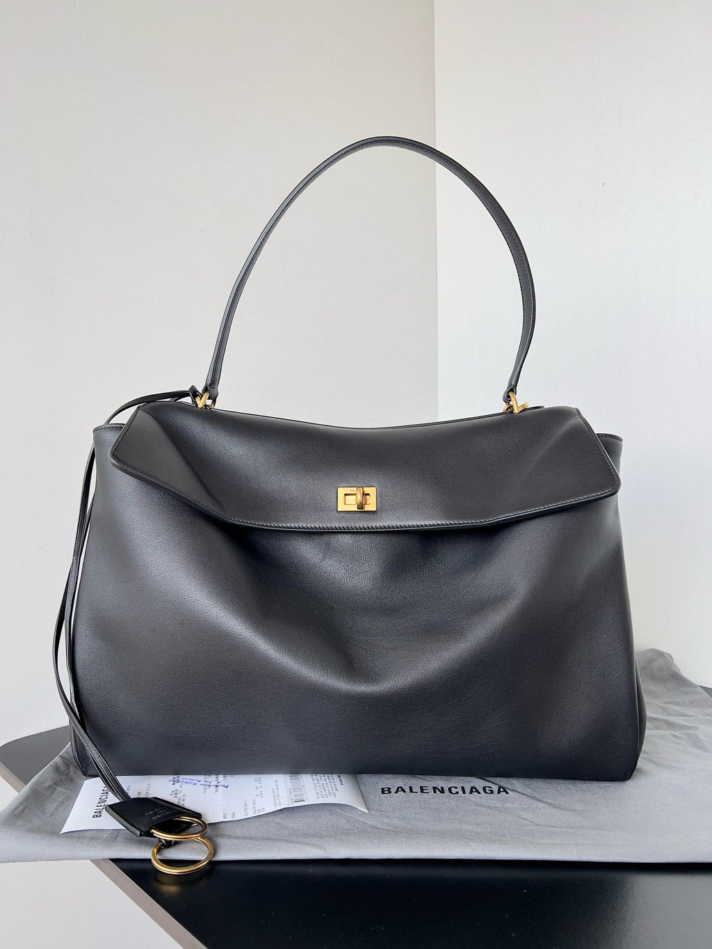 RODEO MEDIUM BAG 35 IN BLACK SMOOTH CALFSKIN GOLD HARDWARE