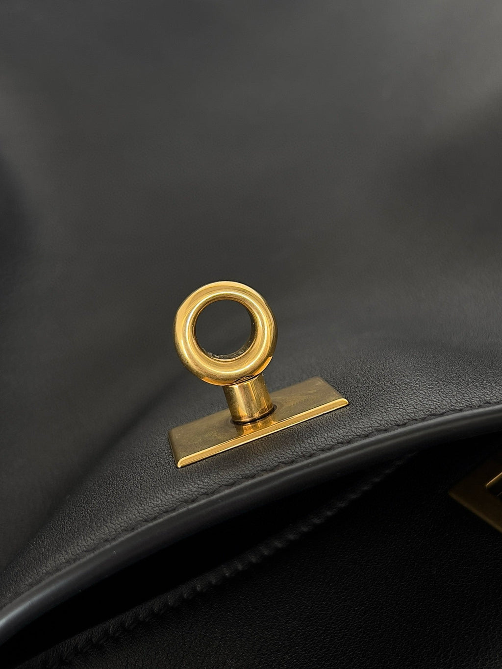 RODEO MEDIUM BAG 35 IN BLACK SMOOTH CALFSKIN GOLD HARDWARE