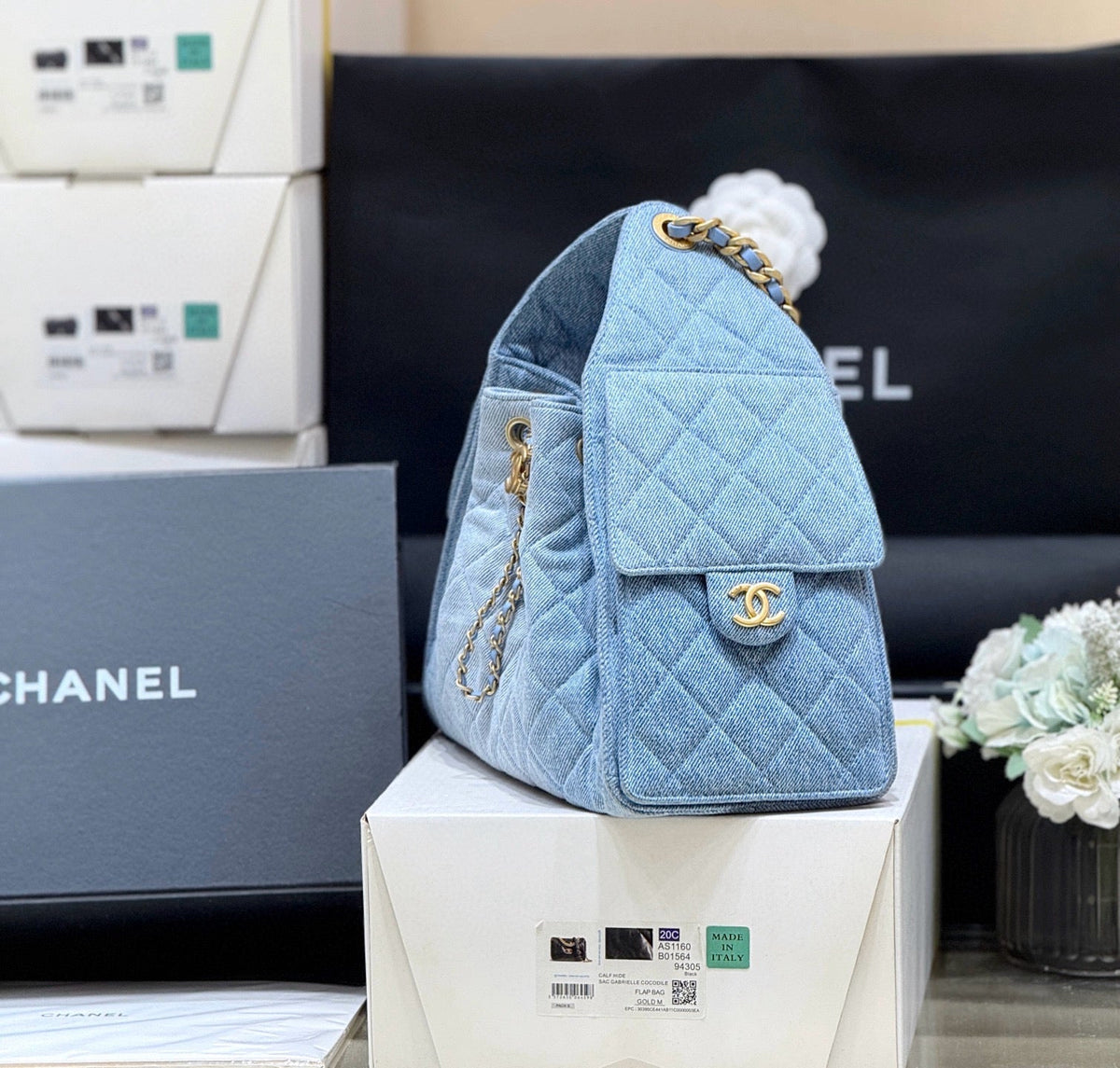 CC 25 HANDBAG IN BLUE 30 DENIM GOLD HARDWARE