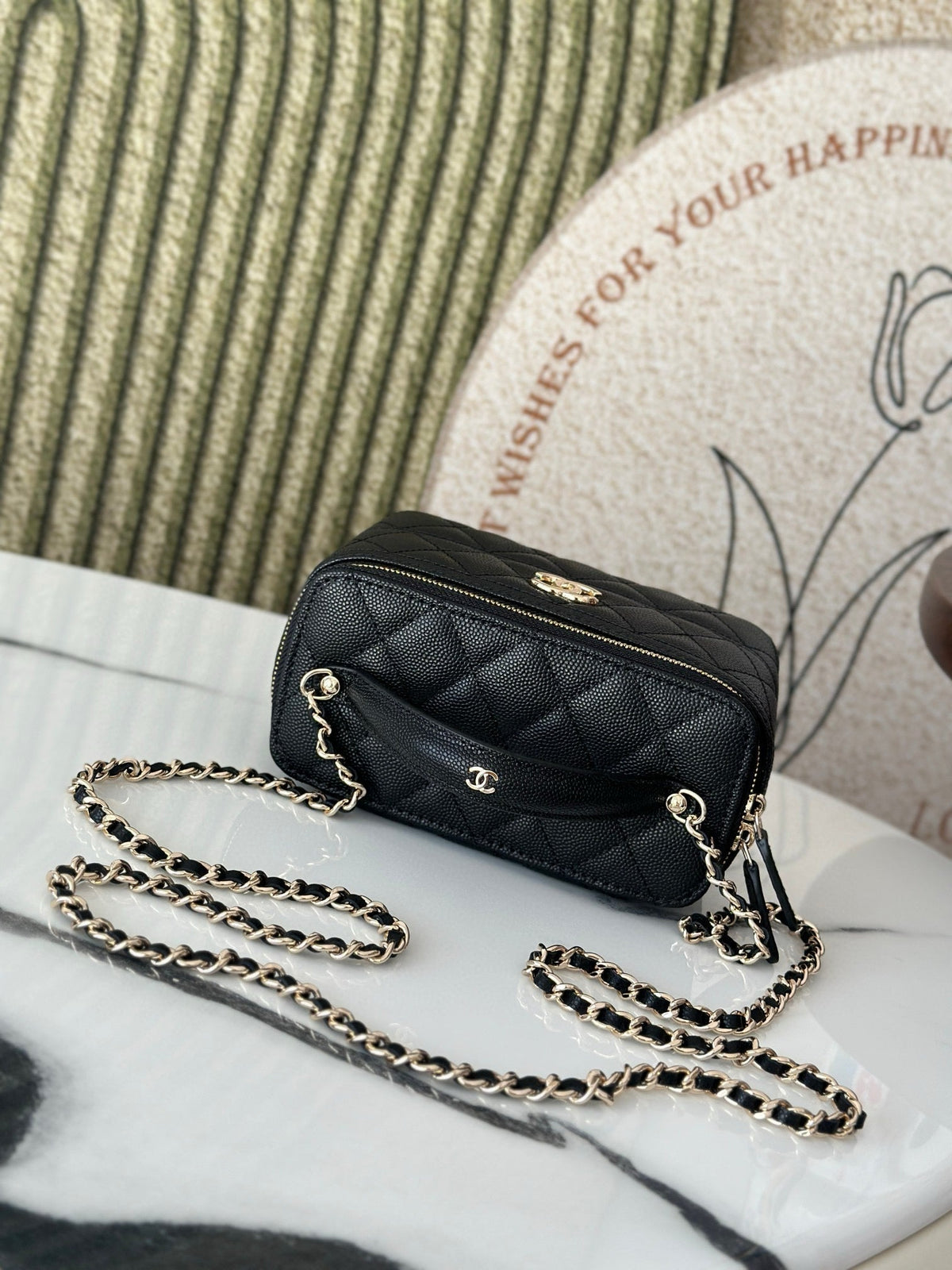 VANITY 17 CAVIAR WITH HANDLE IN BLACK CALFSKIN GOLD HARDWARE