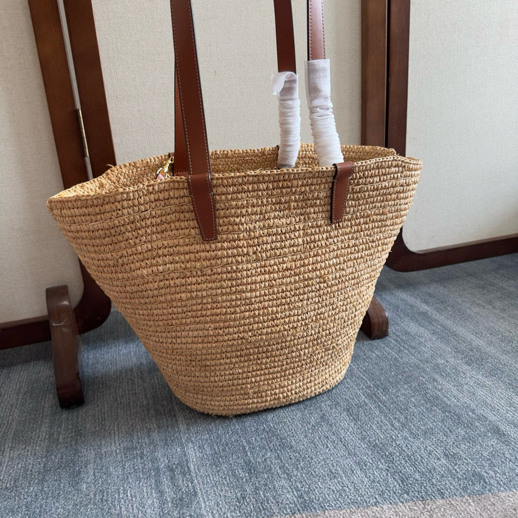 MEDIUM SUPPLE CELINE CLASSIC PANIER IN RAFFIA AND CALFSKIN