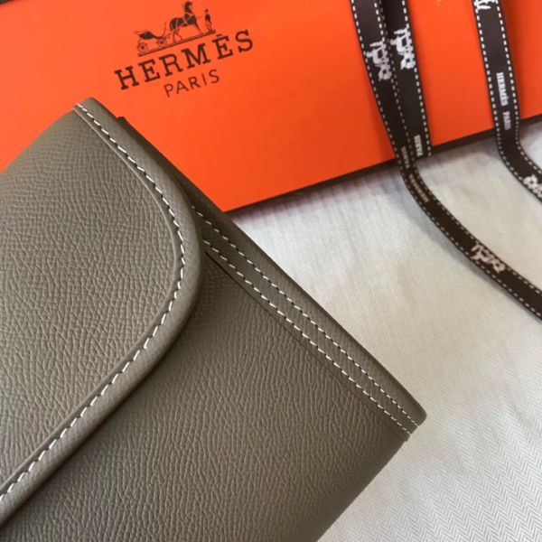 HERM Jige Elan 29 Clutch In Taupe Grey Epsom Leather