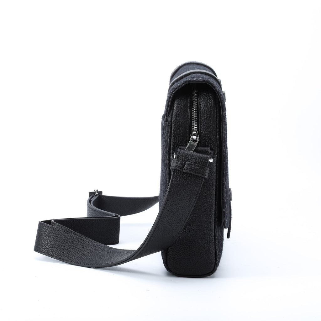 DIO Oblique Messenger Bags