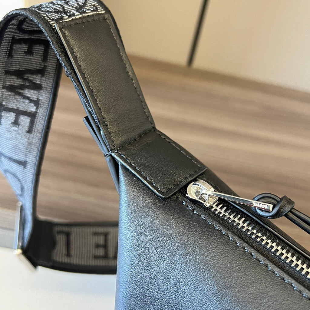 LO Messenger Bag
