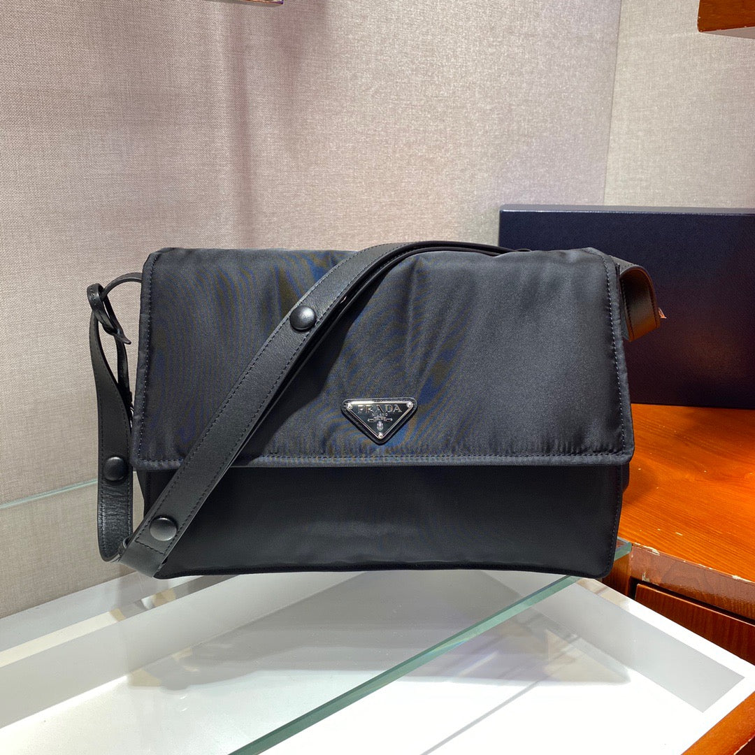 PRA Messenger Bag