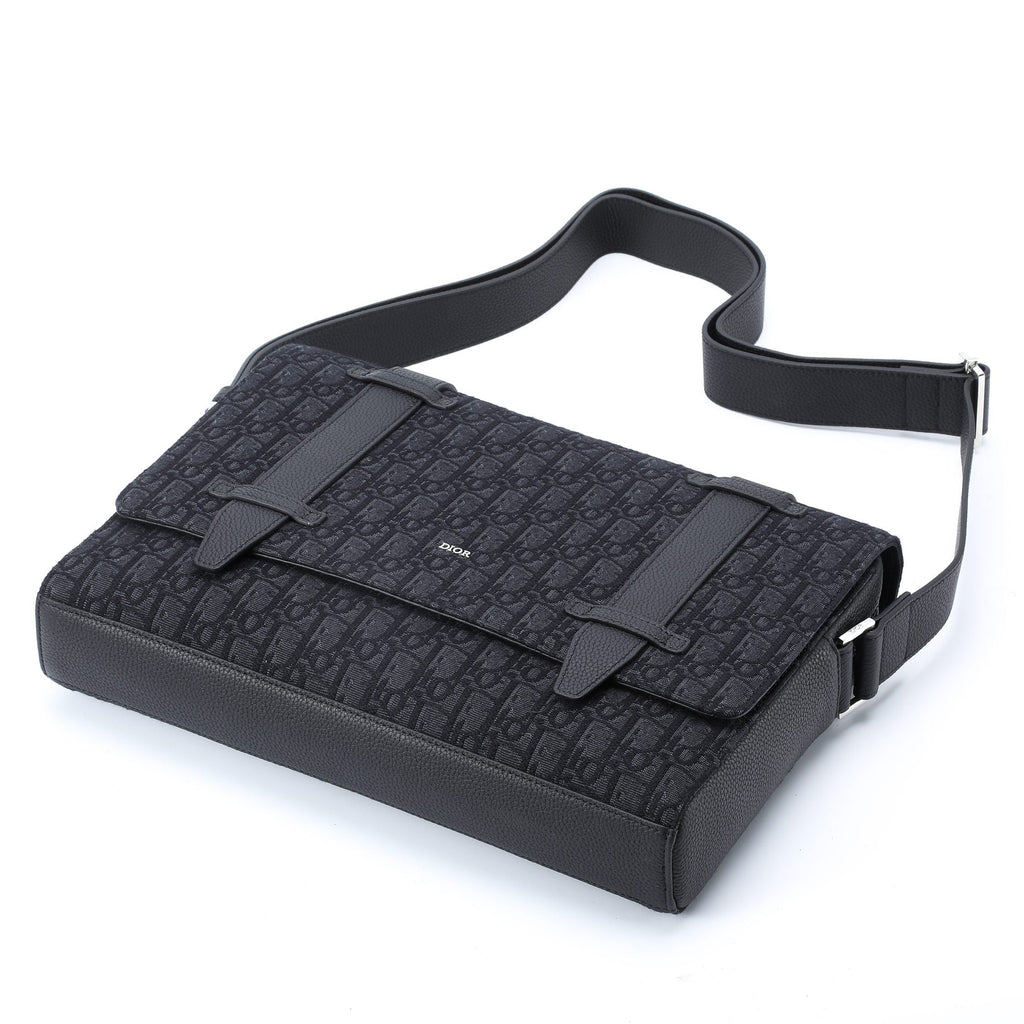 DIO Oblique Messenger Bags