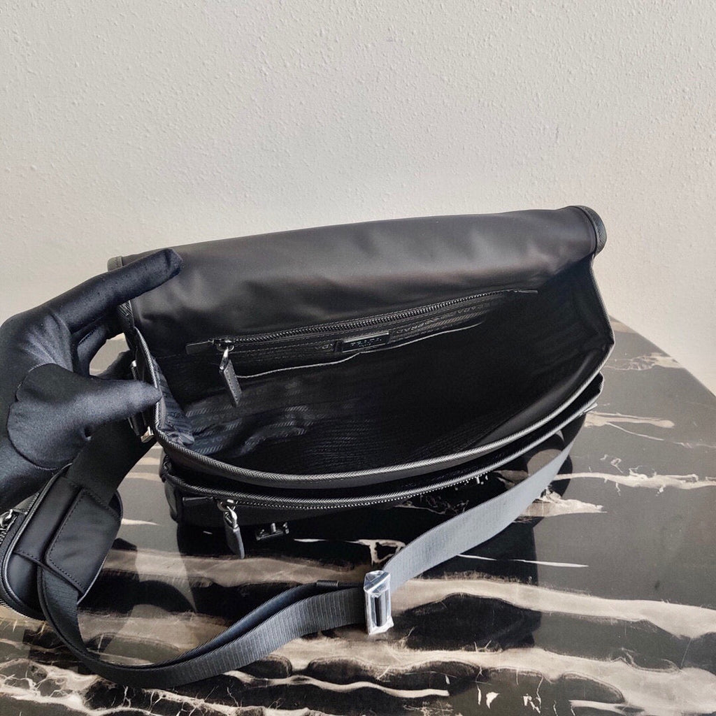PRA Messenger Bag