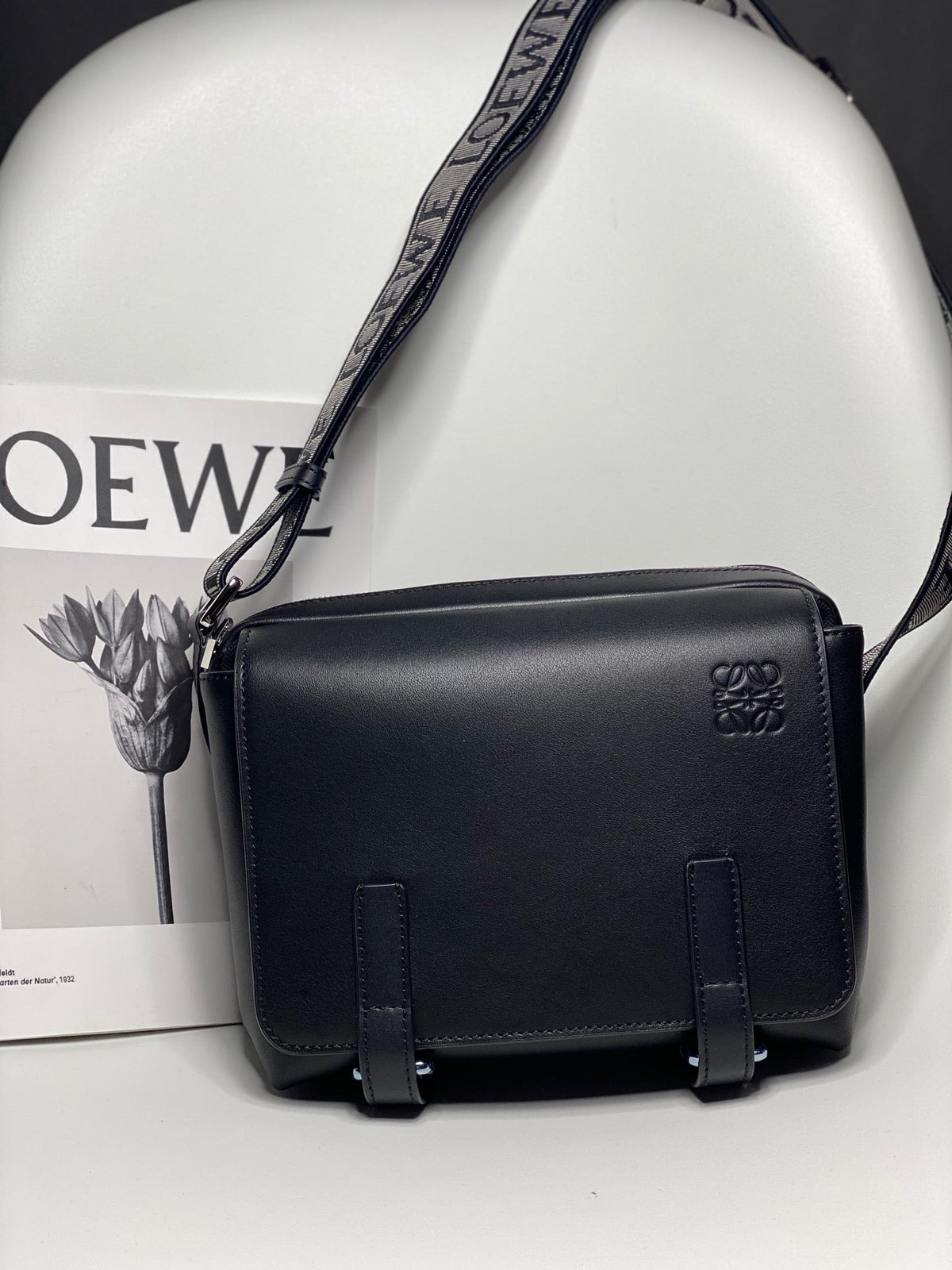 LO Messenger Bag