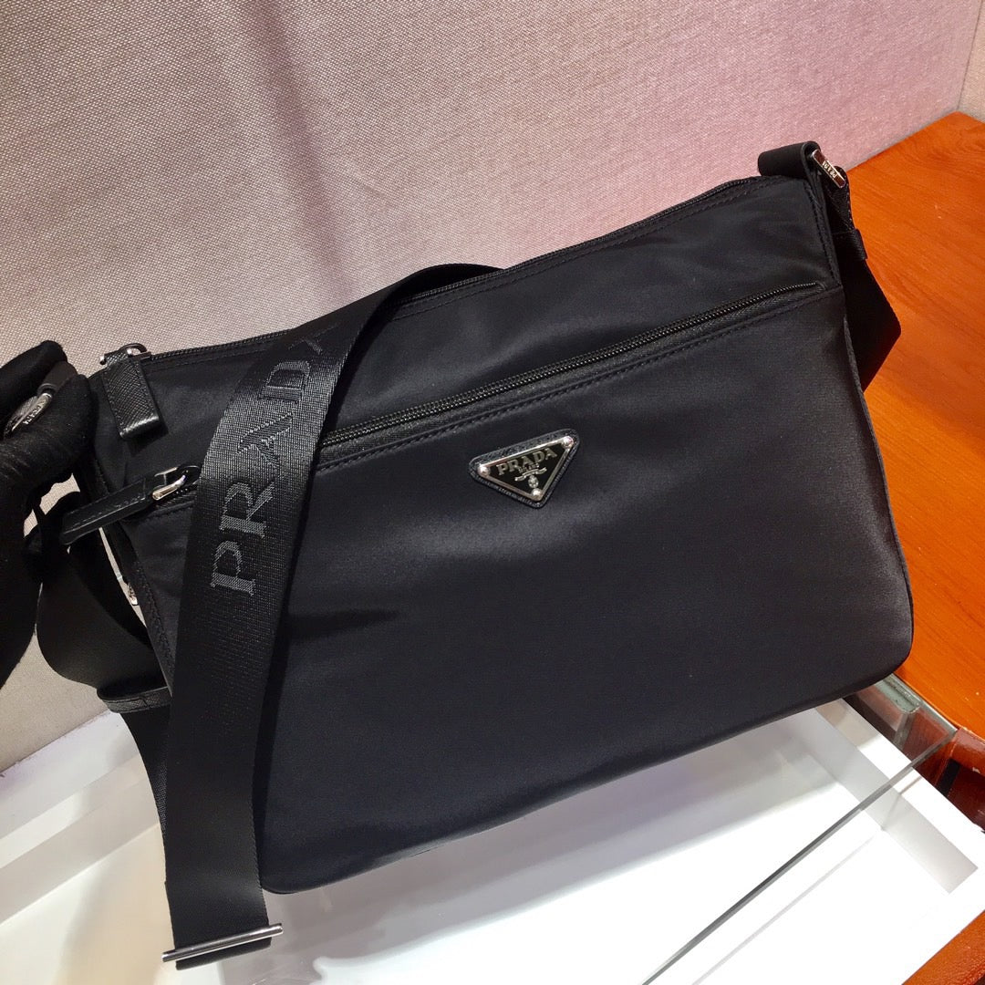 PRA Messenger Bag