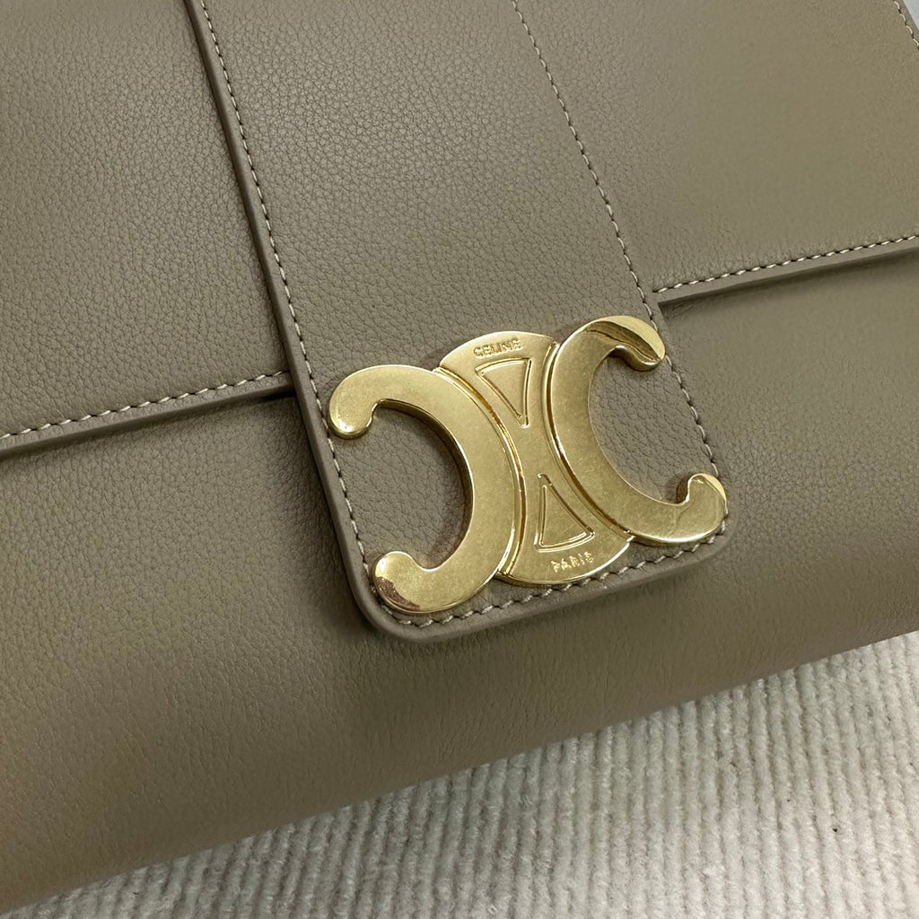 MEDIUM VICTOIRE BAG 25 IN SHADOW BROWN SUPPLE CALFSKIN GOLD HARDWARE