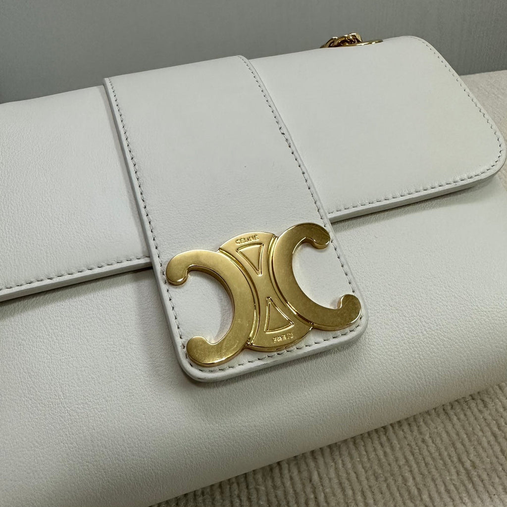 MEDIUM VICTOIRE BAG 25 IN WHITE SUPPLE CALFSKIN GOLD HARDWARE