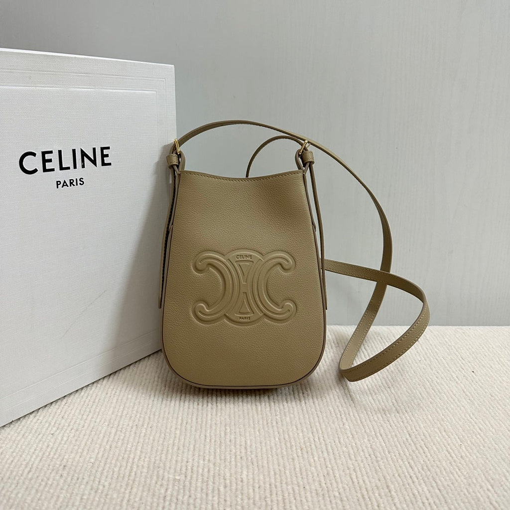 PHONE POUCH HELOISE 19 IN DONKEY BROWN SUPPLE CALFSKIN
