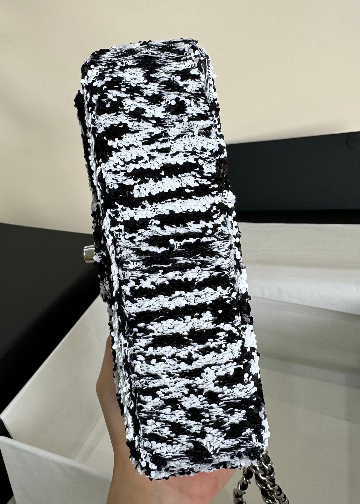 FLAP BAG 20 IN BLACK AND WHITE SEQUINS SILVER HARDWARE
