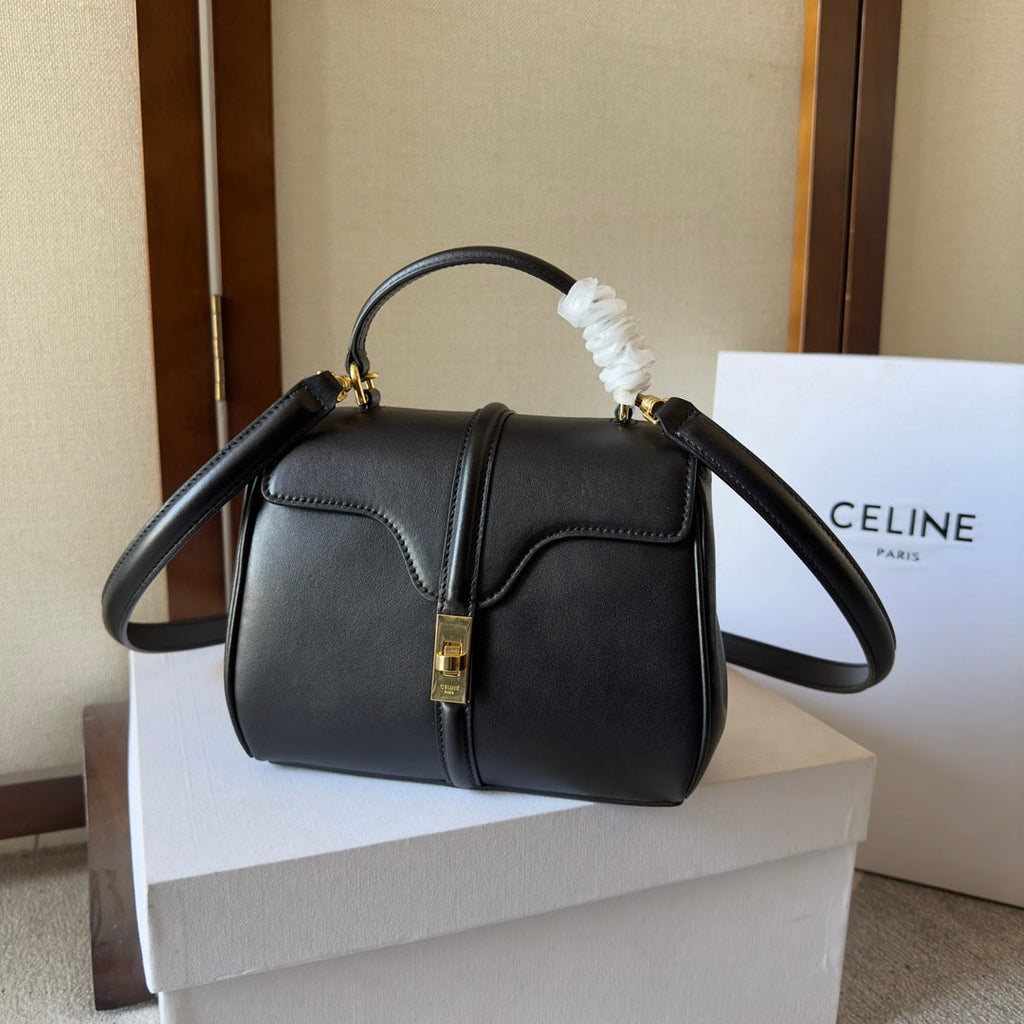 CLASSIQUE BAG 17 IN BLACK CALFSKIN GOLD HARDWARE