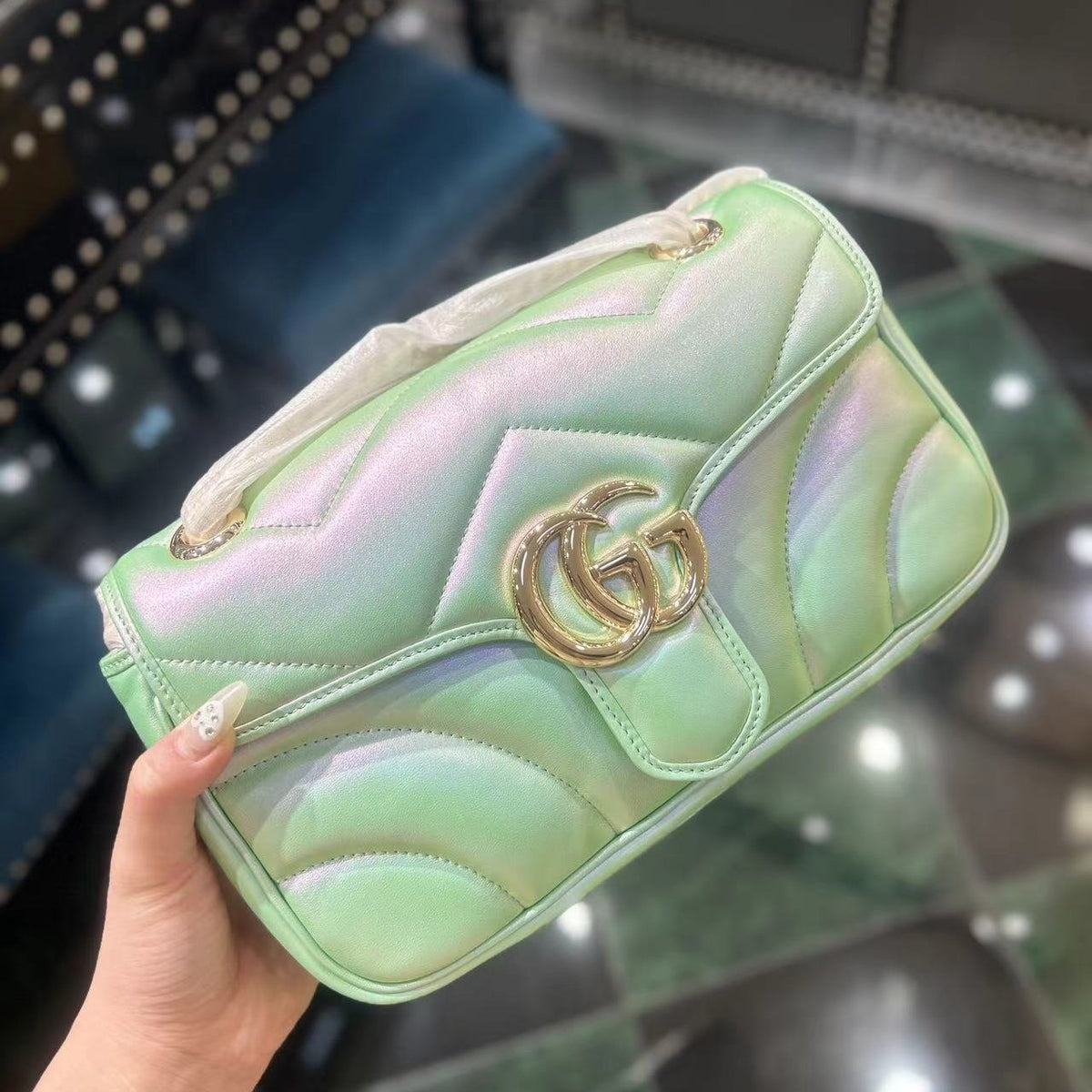 GG MARMONT 26 MEDIUM SHOULDER BAG GREEN IRIDESCENT CALFSKIN