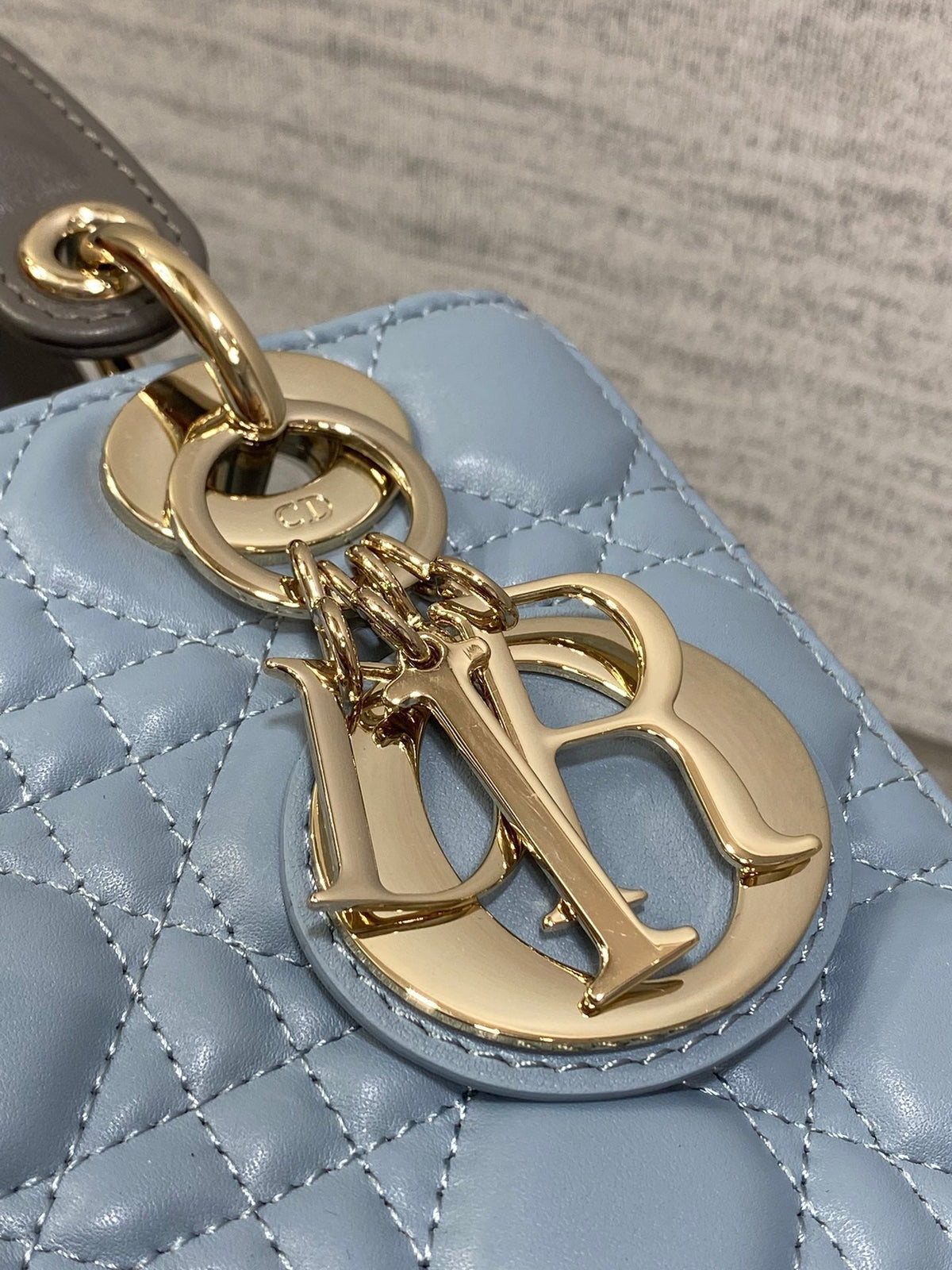 MEDIUM LADY BAG 20 IN BABY BLUE QUILTED MACROCANNAGE CALFSKIN GREY STRAP