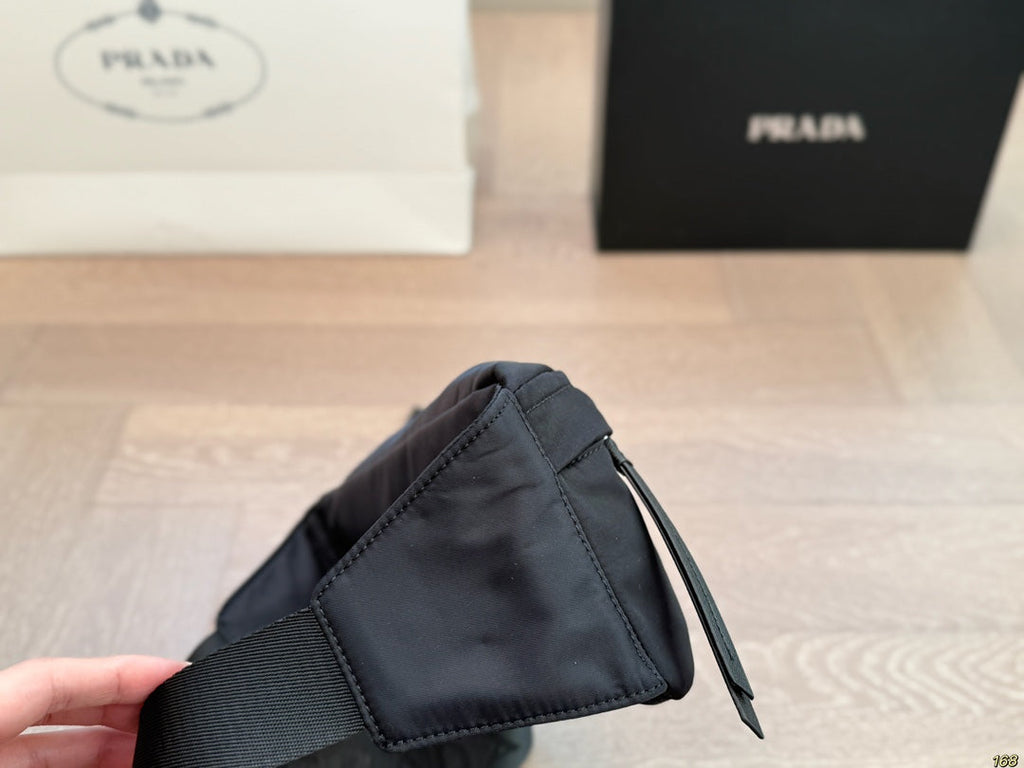 MINI BELT BAG 23 IN BLACK RE-NYLON ADJUSTABLE STRAP