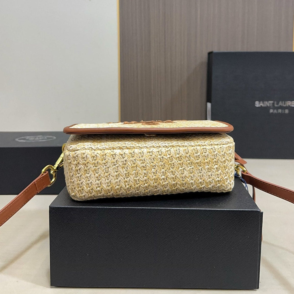 EMBROIDED LOGO SHOULDER BAG 20 IN BEIGE WOVEN RAFFIA