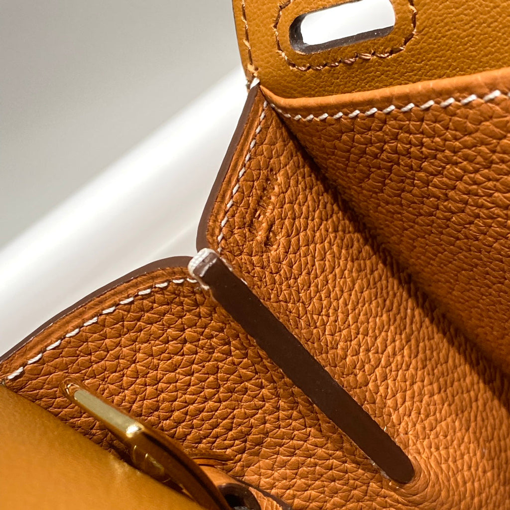 HALZAN 25 HANDLE BAG IN DULL ORANGE GRAINED CALFSKIN