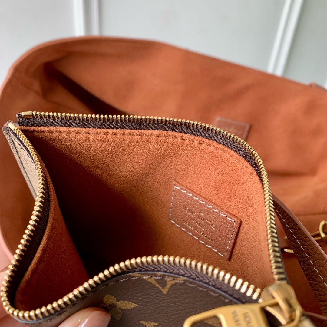 LOW KEY CABAS MM BAG 47 IN TAWNY BROWN GRAINED CALFSKIN