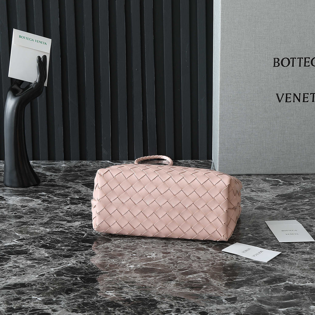 SMALL ANDIAMO 25 IN LIGHT PINK LAMBSKIN