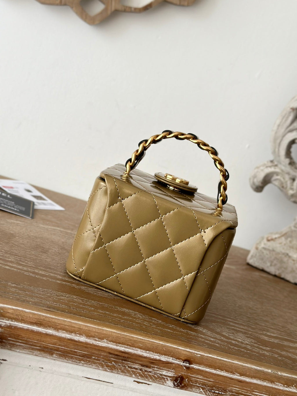 MINI VINTAGE COSMETIC BAG 11 IN CAPE PALLISER SHINY CALFSKIN GOLD HARDWARE