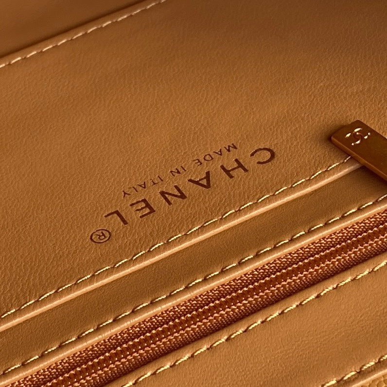RETRO STYLE FLAP BAG 22 IN RAW SIENNA GRAINED CALFSKIN GOLD HARDWARE