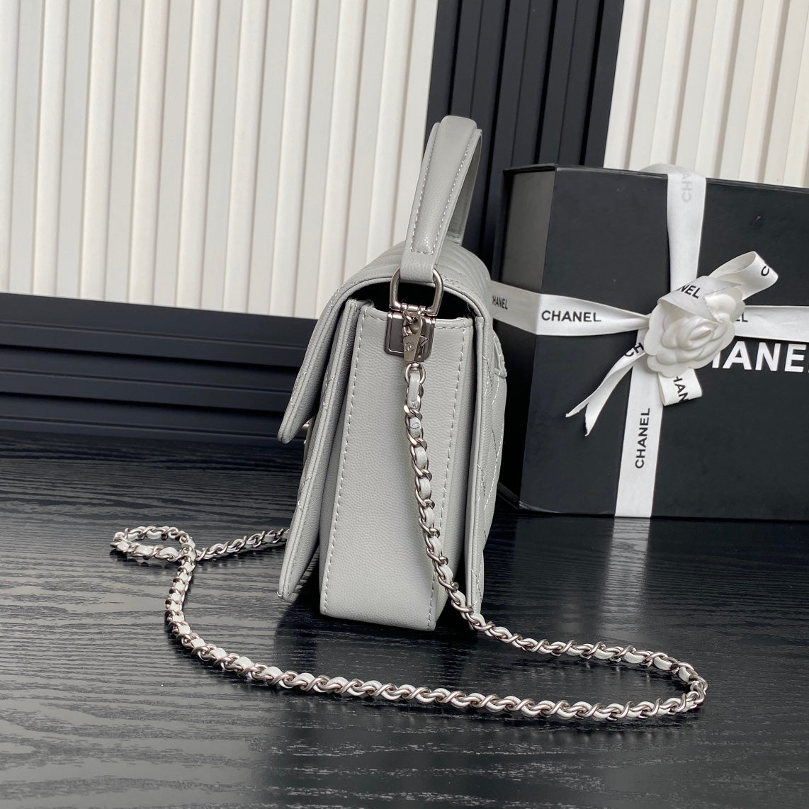 RETRO STYLE FLAP BAG 22 IN RHINO GRAY GRAINED CALFSKIN GOLD HARDWARE