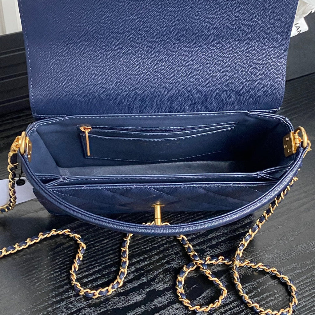 RETRO STYLE FLAP BAG 22 IN NAVY BLUE GRAINED CALFSKIN GOLD HARDWARE