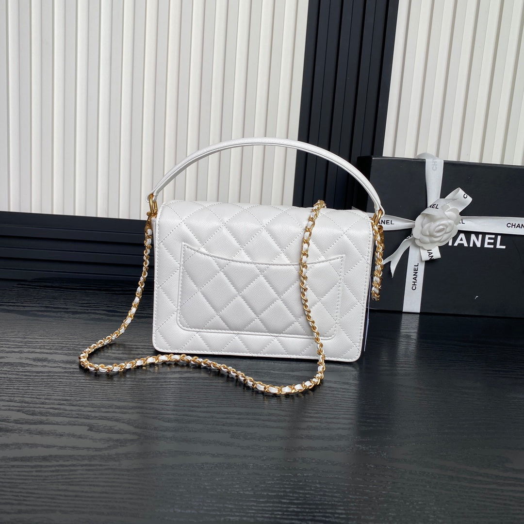 RETRO STYLE FLAP BAG 22 IN WHITE GRAINED CALFSKIN GOLD HARDWARE