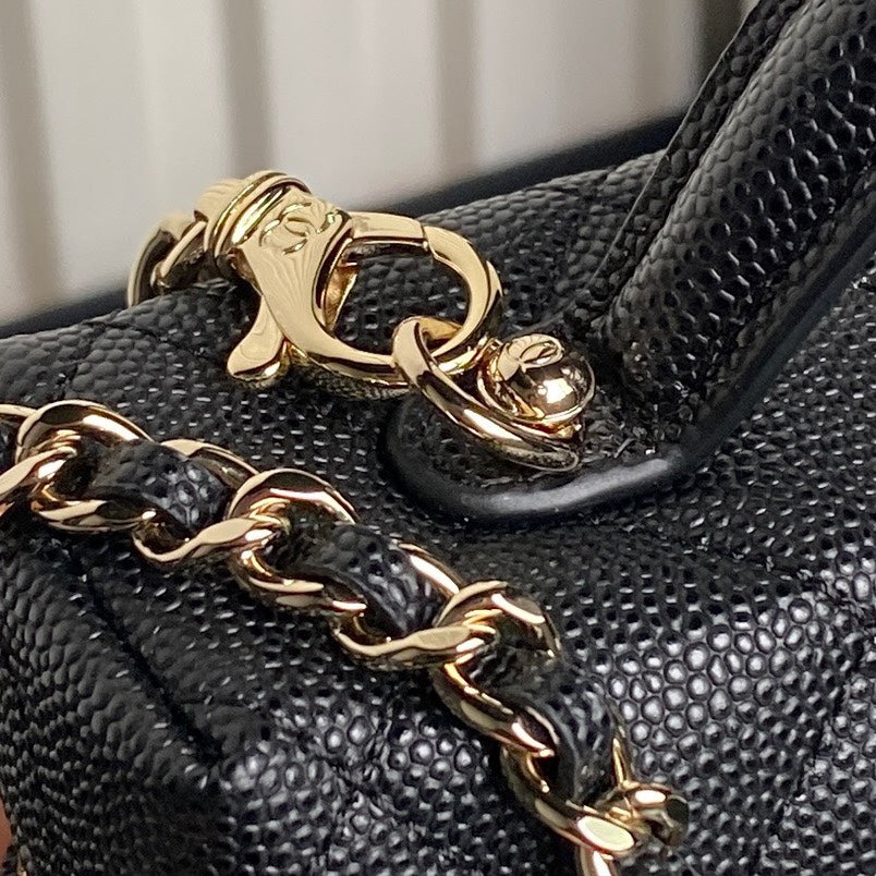 COSMETIC BAG 19 IN BLACK GRAINED CALFSKIN GOLD HARDWARE