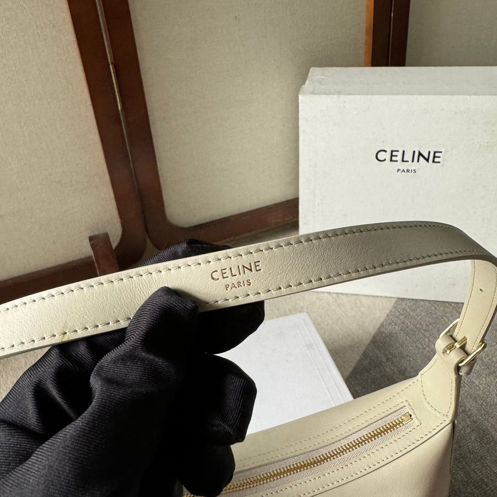 SMALL HELOÏSE BAG CUIR 22 IN WHITE CALFSKIN EMBOSSED LOGO