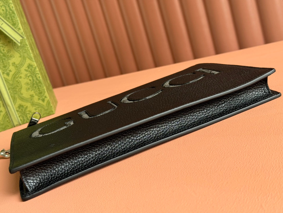 POUCH 28 IN BLACK SMOOTH CALFSKIN INLAID LOGO