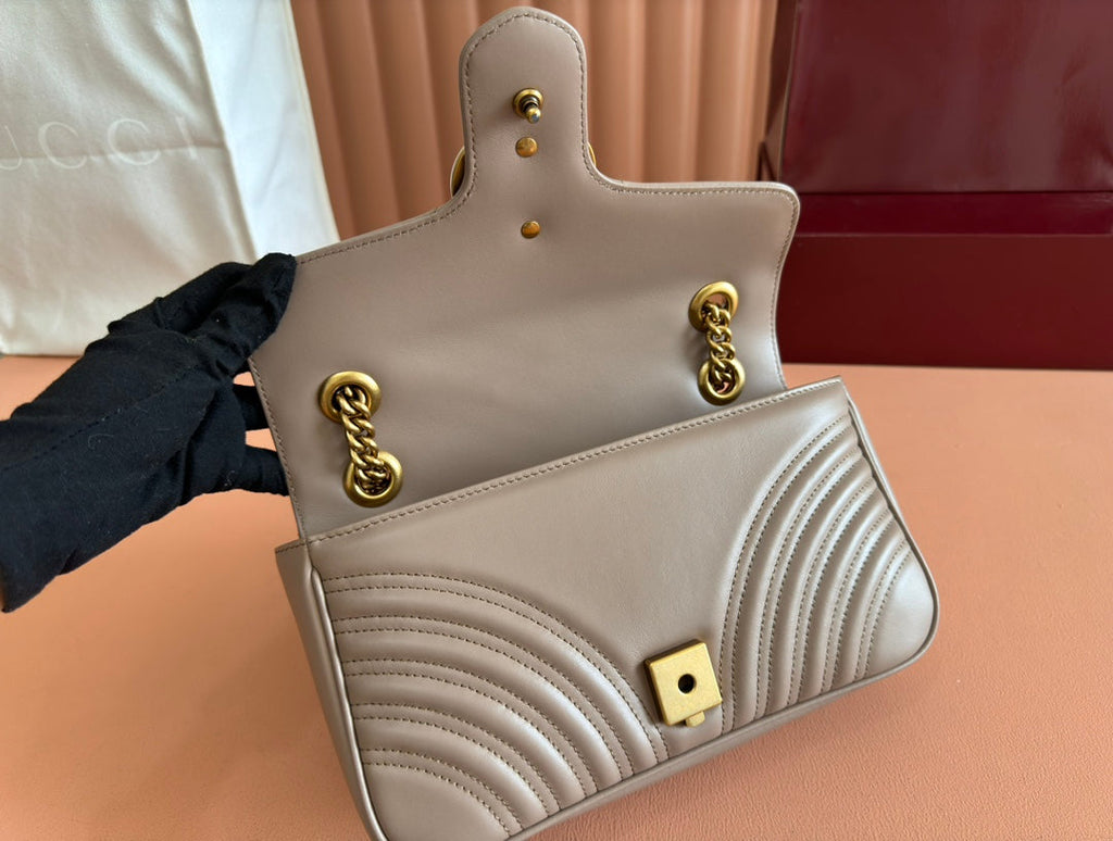 GG MARMONT MATELASSÉ LARGE 26 BAG BEIGE CALFSKIN