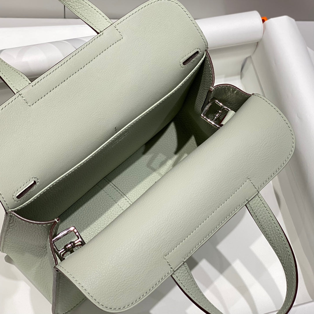 HALZAN 25 HANDLE BAG IN BABY GREEN GRAINED CALFSKIN