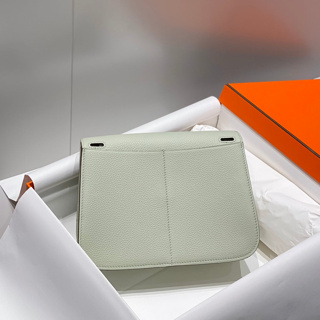 HALZAN 25 HANDLE BAG IN BABY GREEN GRAINED CALFSKIN