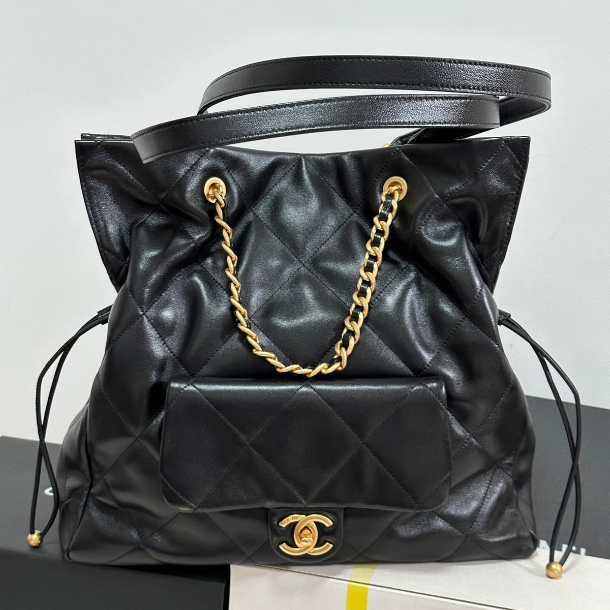MAXI SHOPPING BAG 36 IN BLACK LAMBSKIN GOLD METALLIC