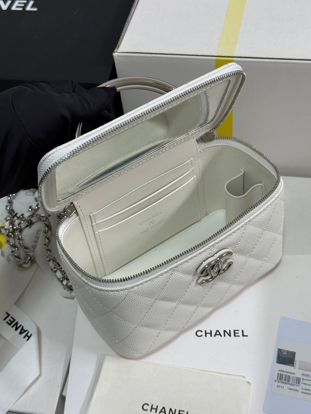MINI VANITY TOP HANDLE CASE 17 IN WHITE CAVIAR SKIN SILVER-TONE PLATED METAL