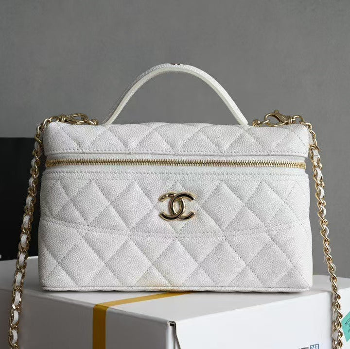 COSMETIC BAG 19 IN WHITE GRAINED CALFSKIN GOLD HARDWARE