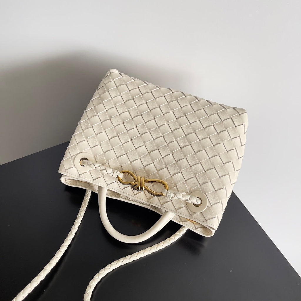 HANDLE BAG ANDIAMO 25 IN OFF WHITE LAMBSKIN