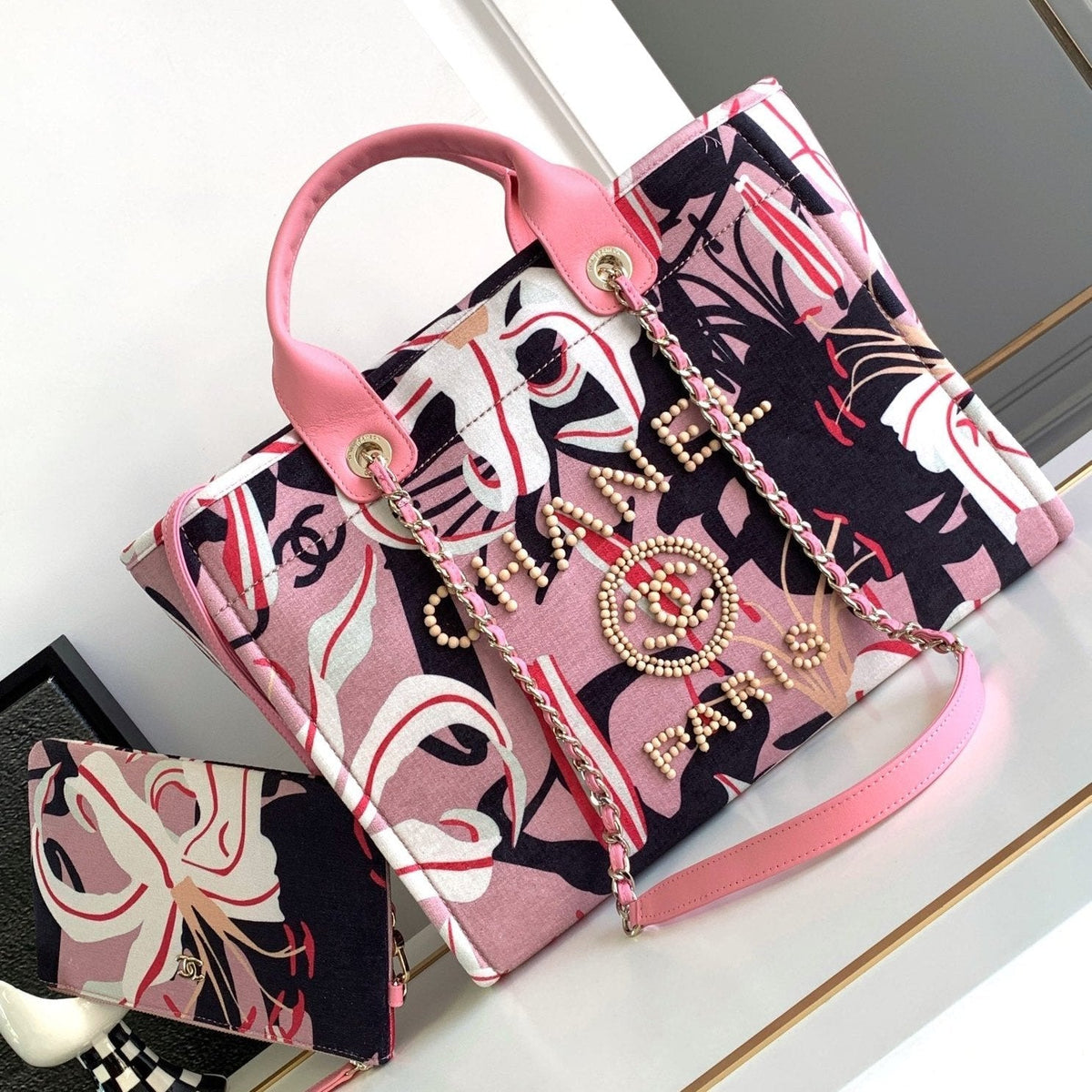 CC CLASSIC LARGE 38 TOTE IN LIGHT PINK MIX COLORFUL CANVAS
